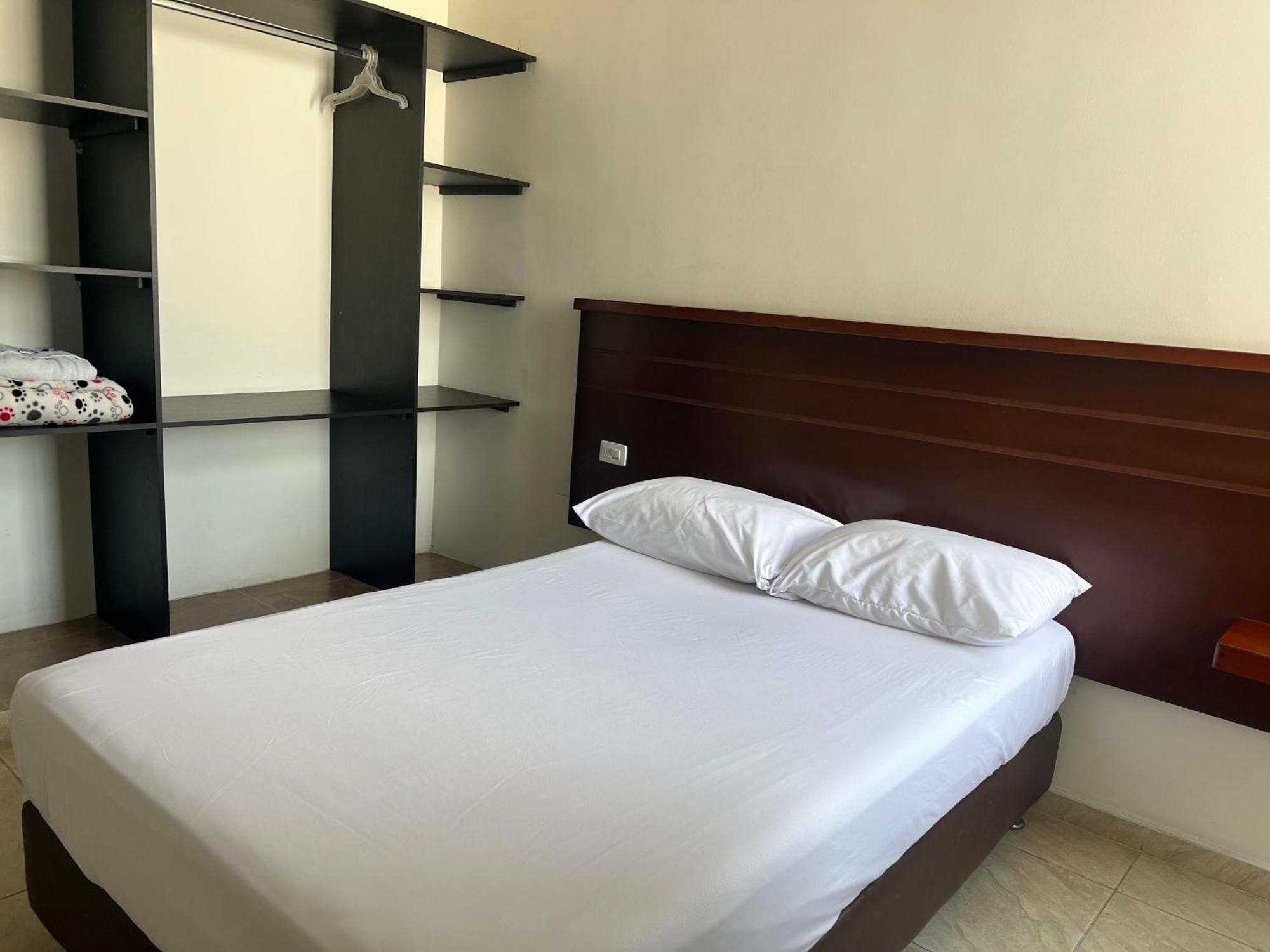 Hotel Marialu Ocana Ngoại thất bức ảnh