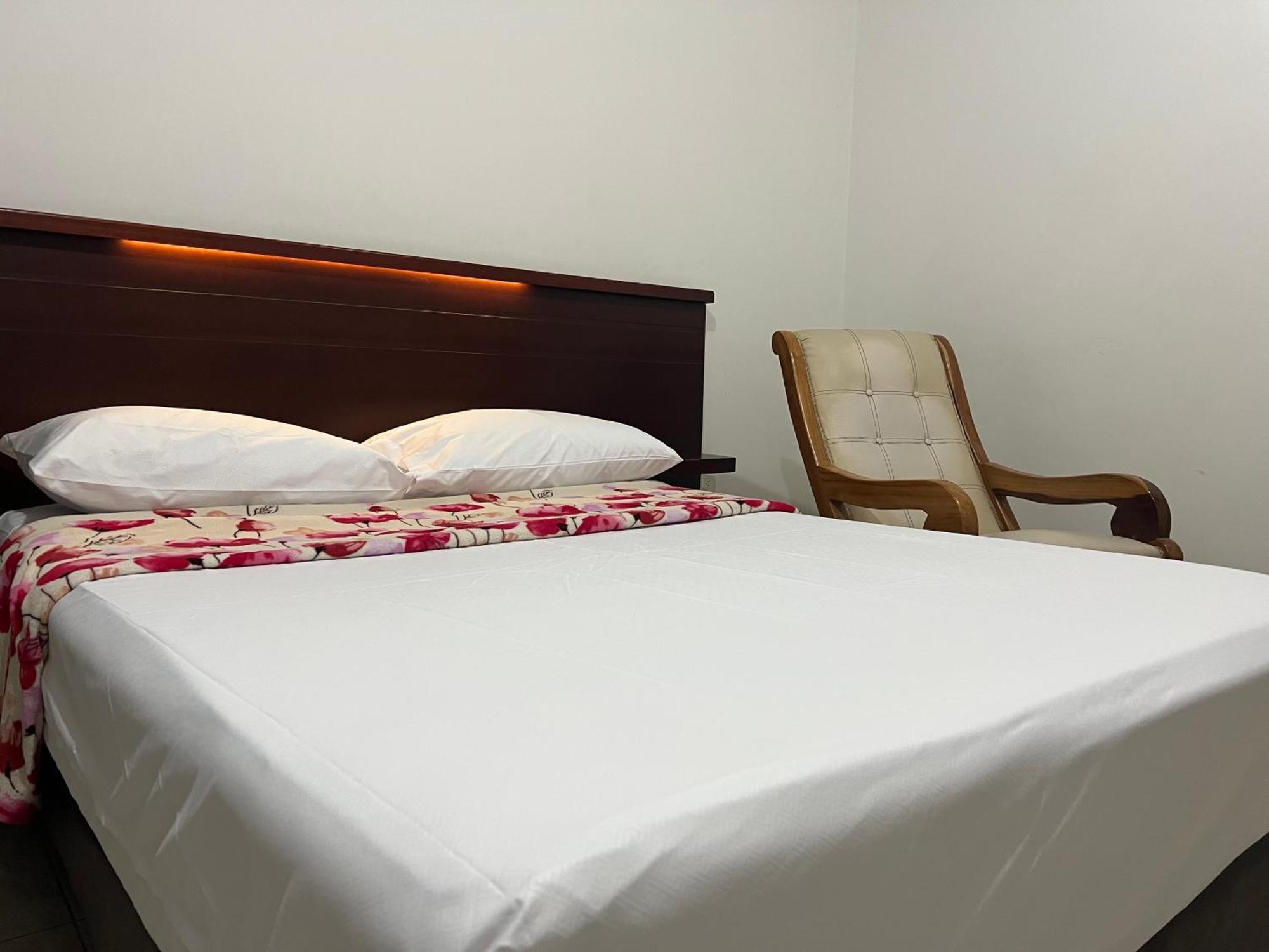 Hotel Marialu Ocana Ngoại thất bức ảnh